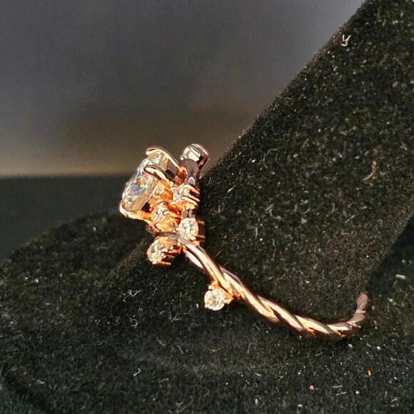 Stunning Moissanite and rose gold over sterling silver ring - Picture 3 of 9